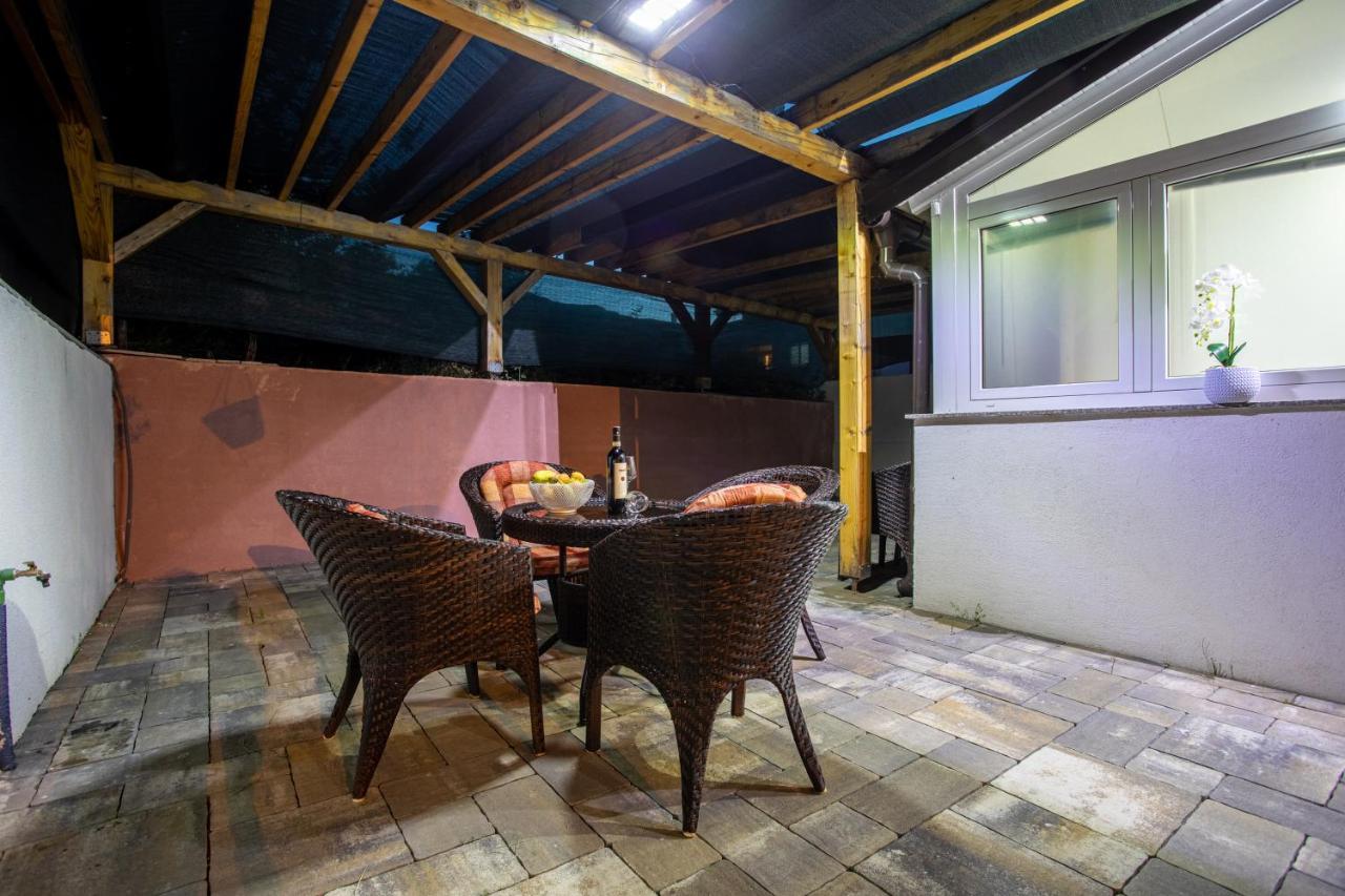 Apartments La Natalli บัชกา ภายนอก รูปภาพ
